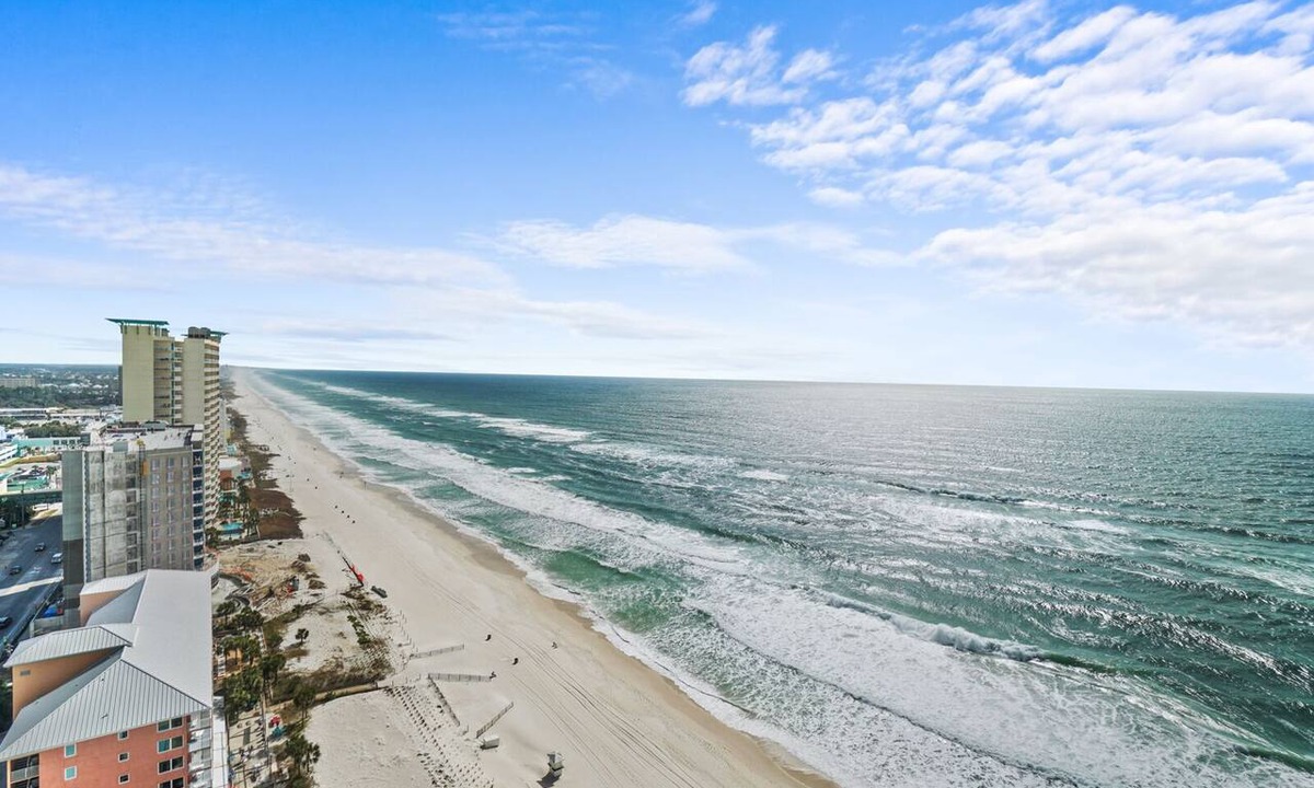 Panama City Beach Condo | Calypso 2201E - Gulf-front Corner Unit Near Pier Park, Beach Service