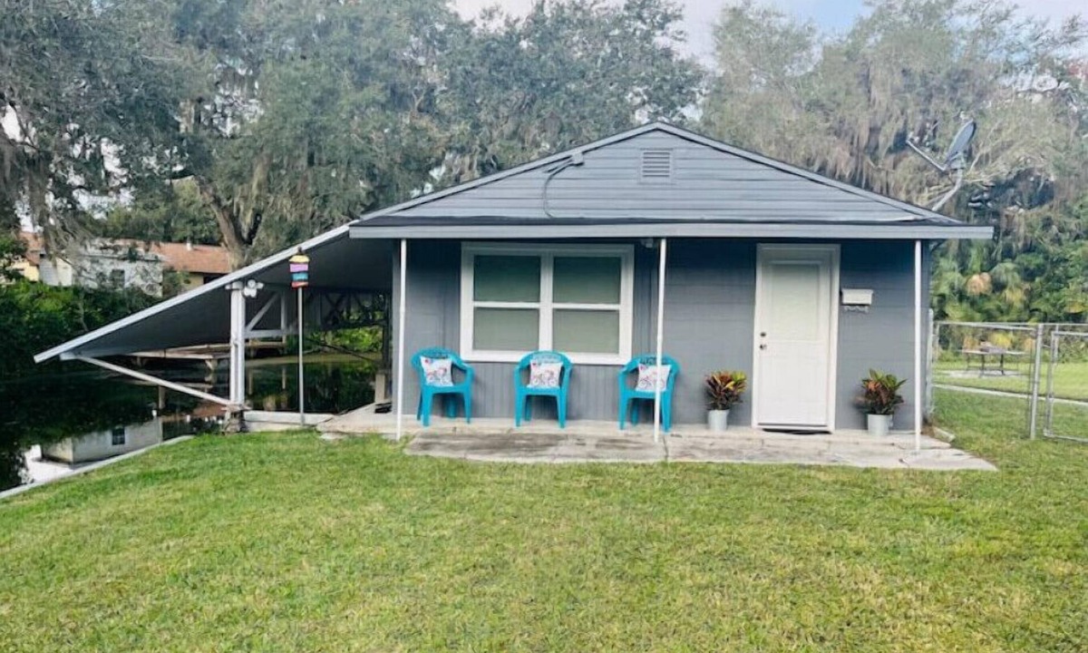 Tavares House | Canal Front Boathouse Escape - Bring Your Boat!