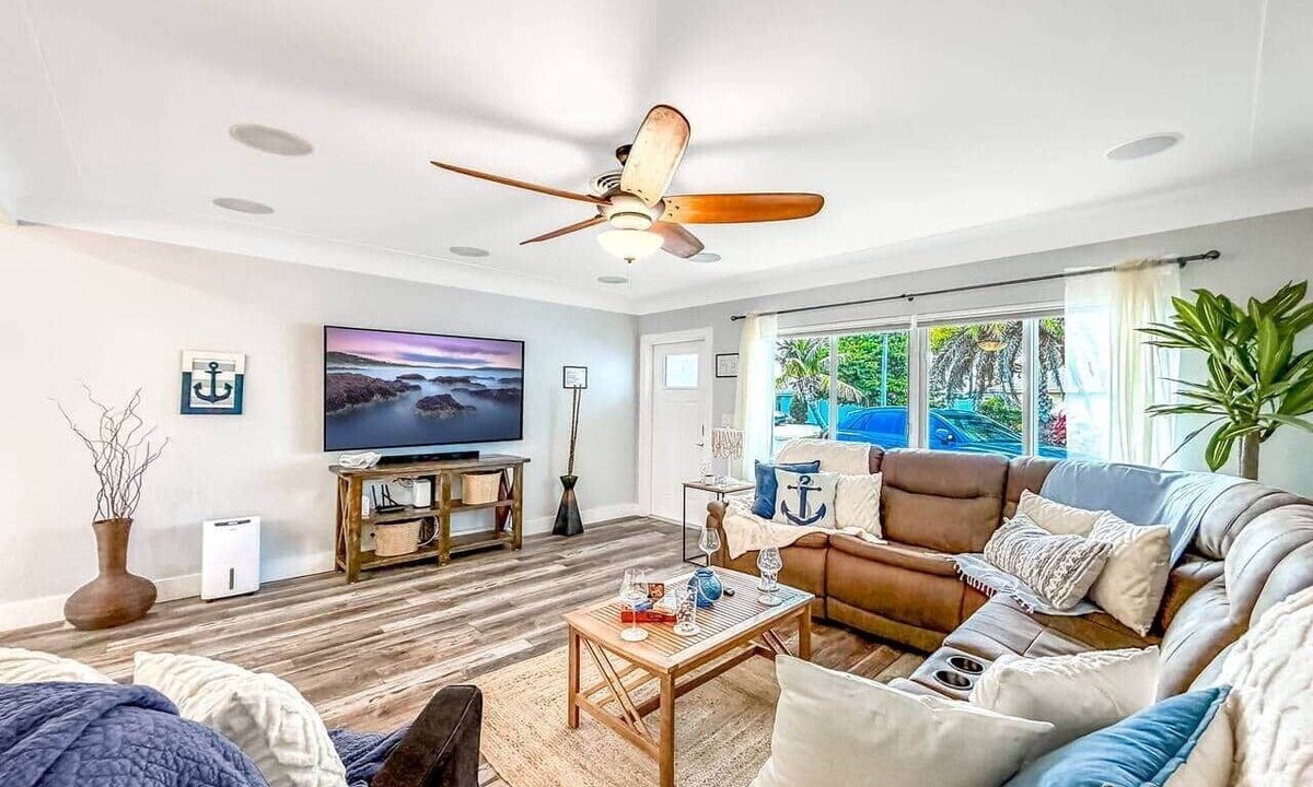 Garden Isles House | Canal Paradise | Pool & Canal | 3 BDR