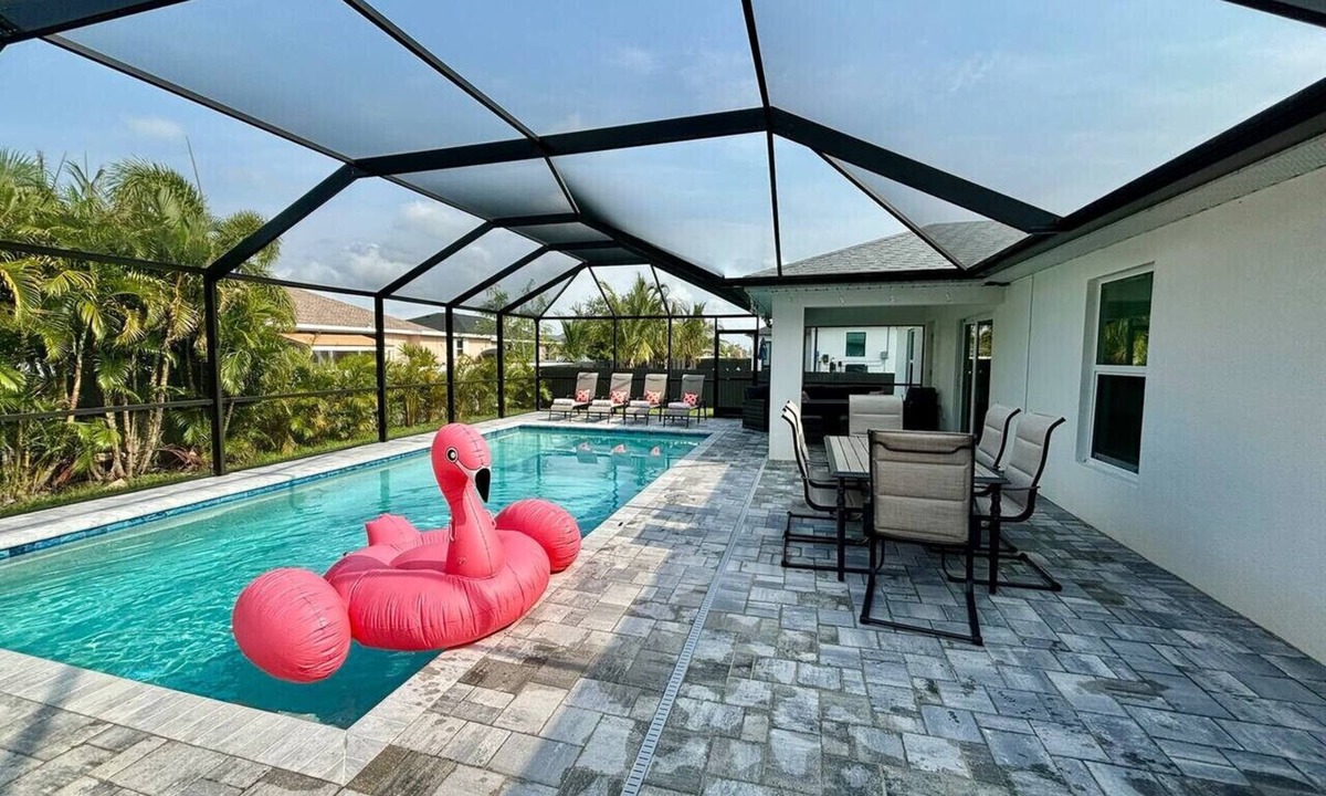 Mariner House | Cape House-Heated Pool-Fire Pit-Private Backyard-Close to many attractions