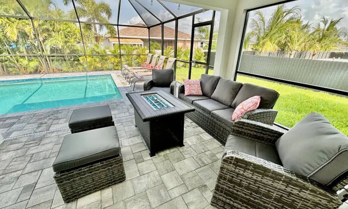 Mariner House | Cape House*Heated Pool*FirePit*Lg Private Backyard*4K Beds