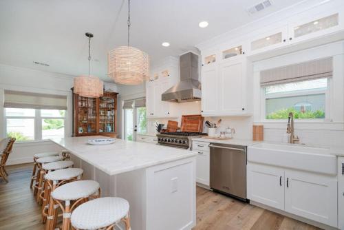 Clipper Cove House | Casa Bella - Luxury Experience - Amenities Galore