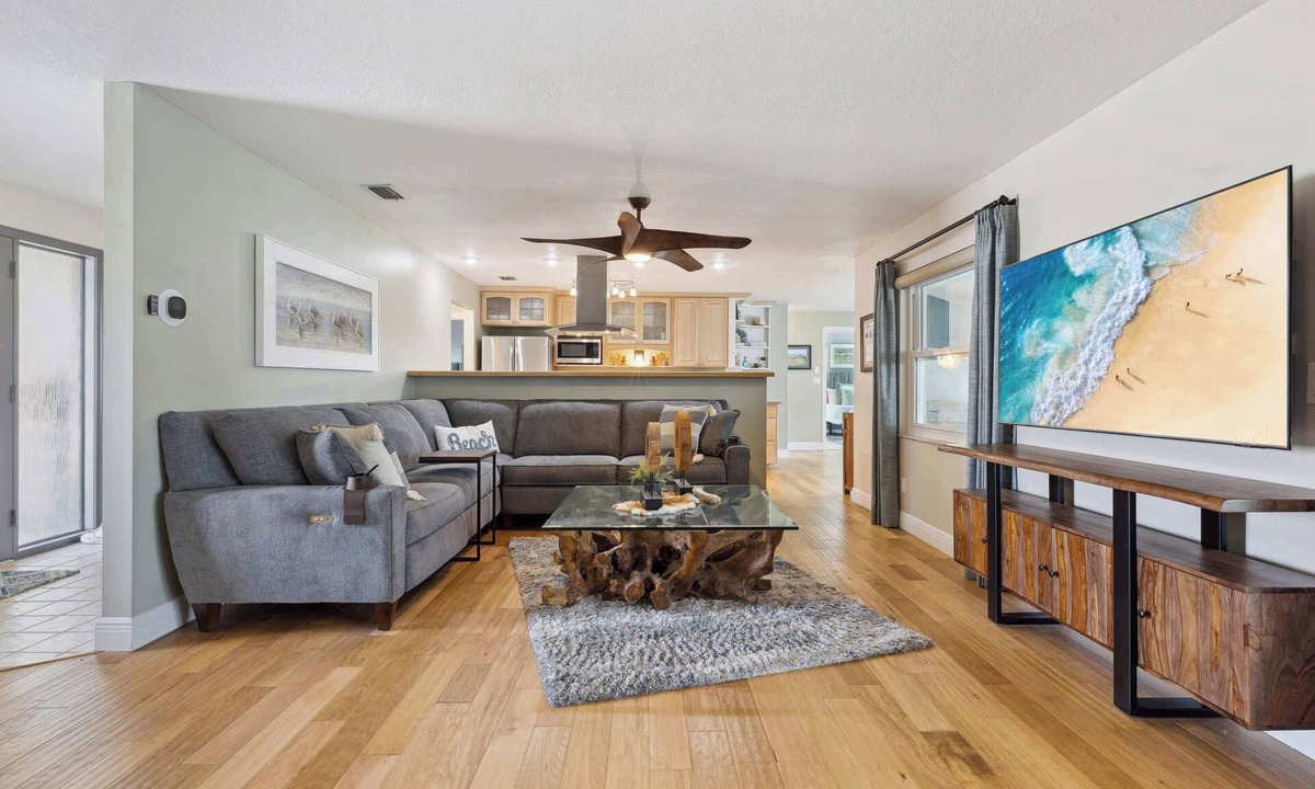 Cocoa Isles Country Club House | Casa Coco | Heated Pool & Outdoor Kitchen