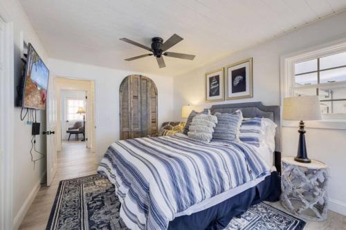 Indian Shores House | Casa Del Sol - Private Beachfront, Pool Table