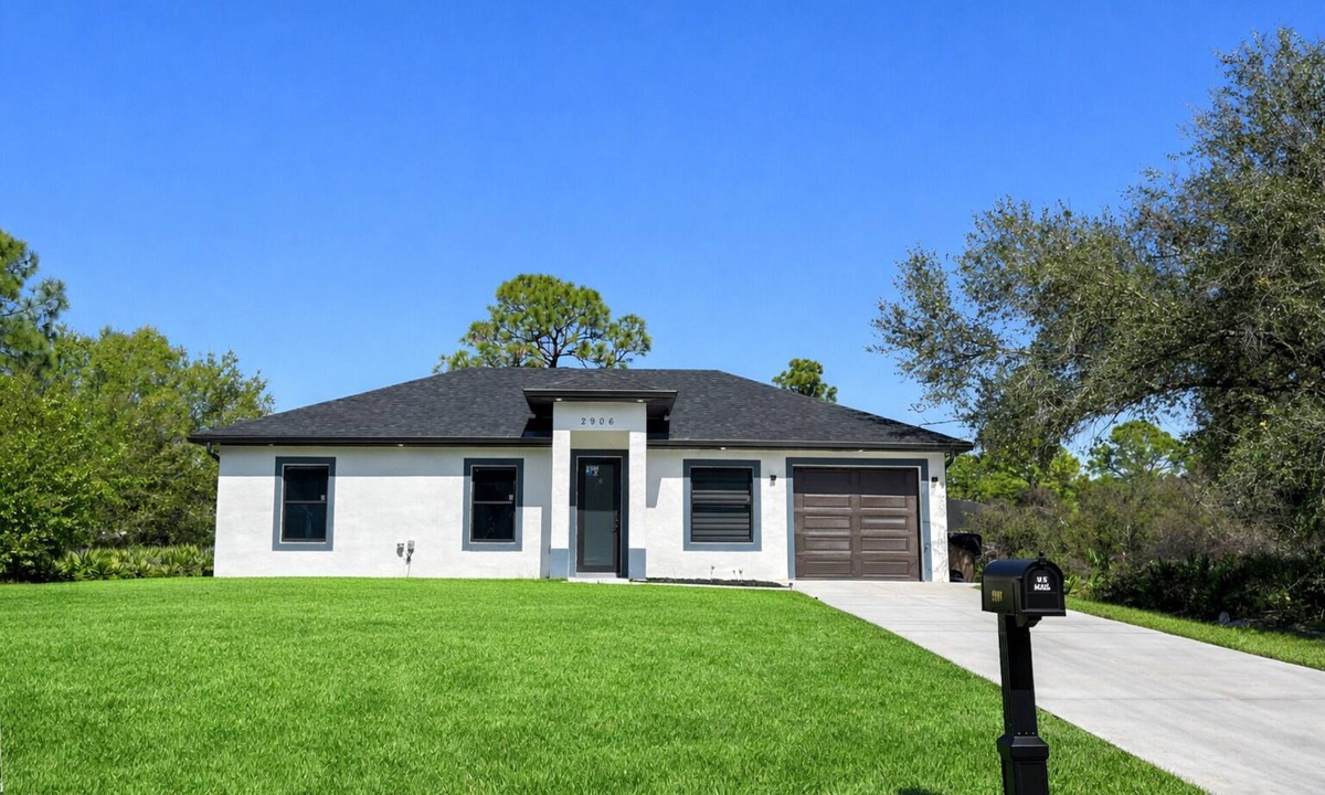 Harris House | Casa encanto, your home away from home.