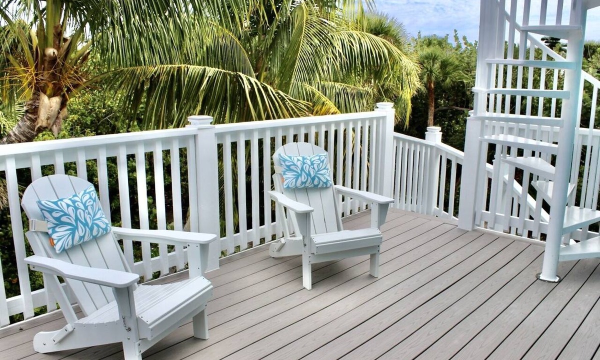 Jose's Hideaway House | Casa Palma Hideaway! 4BD/3BA, Pool, Golf Cart,Outdoor Kitchen, Boat Slip + More!