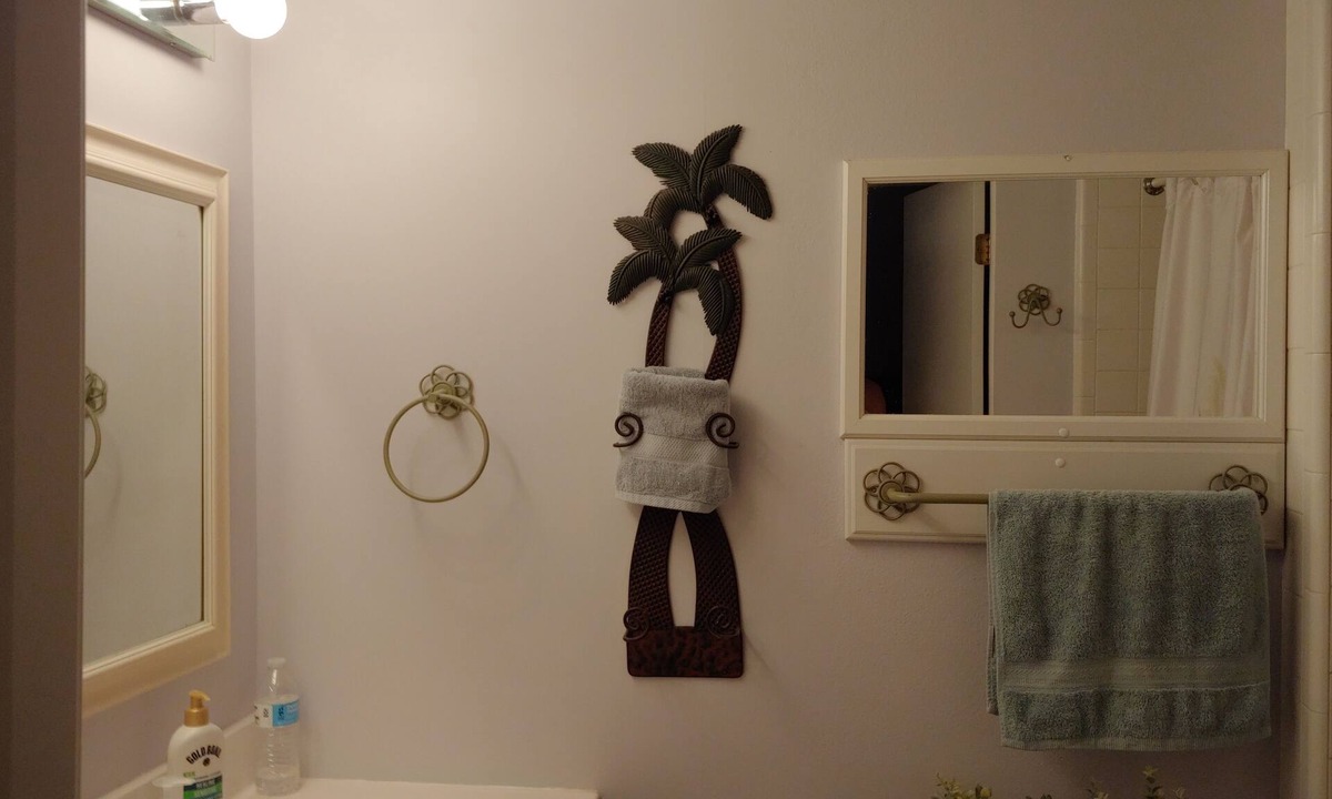 Hutchinson Island South Condo | Charming 1-bedroom condo, fully furnished, central AC, large bedroom