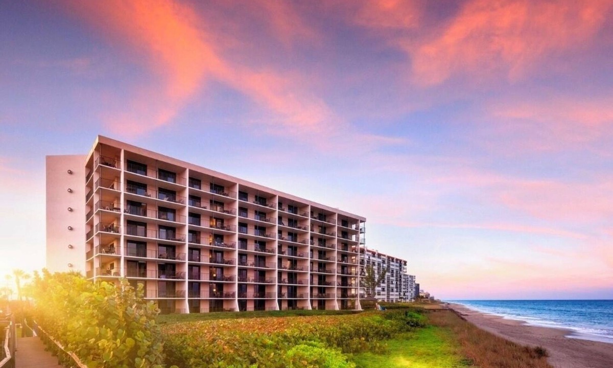 Hutchinson Island South Resort | Charming 2-bedroom Vistana Beach Club in tranquil Jensen Beach