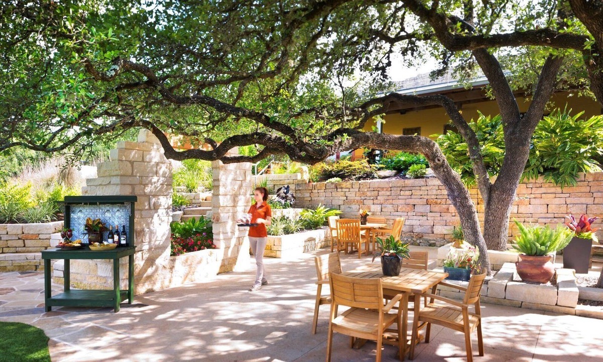 West San Antonio Villa | Charming 2-bedroom villa with WiFi, fitness room in San Antonio