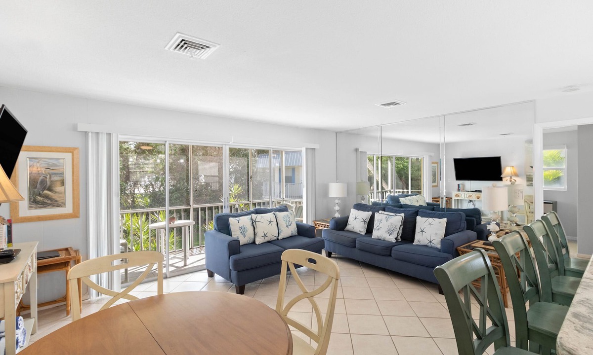 Whitney Beach Condo | Charming 2BR Condo Outrigger #4 by RVA