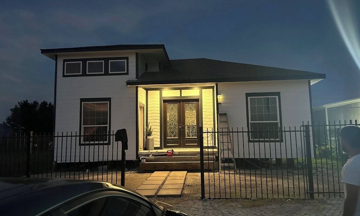 Cleveland House | Charming 3-bedroom house with AC, WiFi in brilliant Cleveland