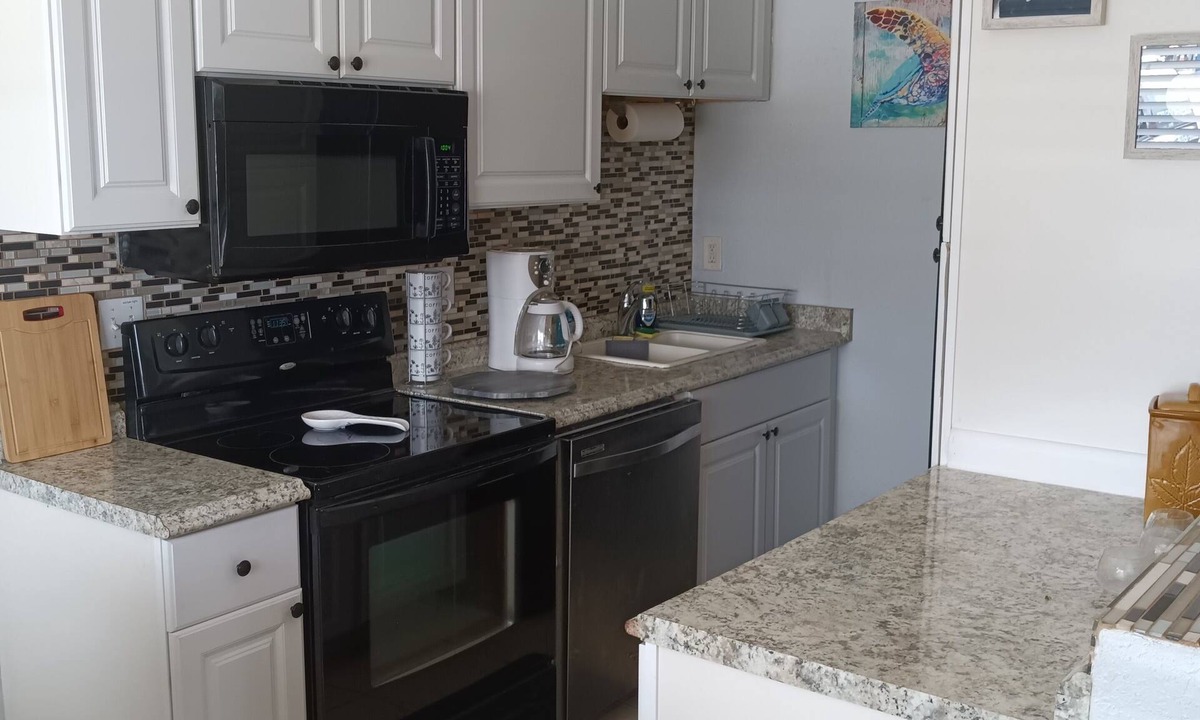 Tropic House | Charming 3-bedroom house in wonderful Melbourne with WiFi, AC