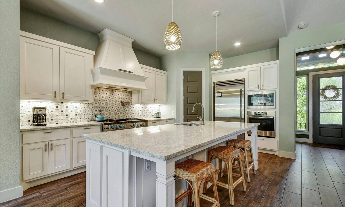 New Braunfels Villa | Charming 4-bedroom villa with pool near Historic Gruene & Canyon Lake