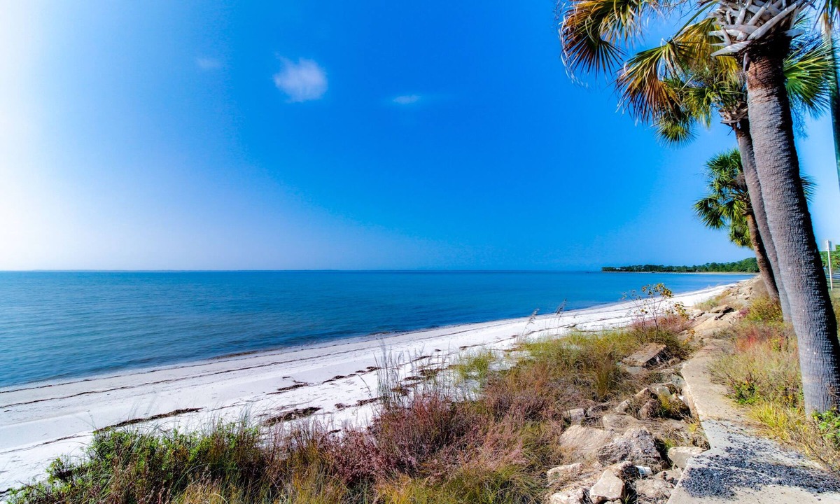 Port St. Joe Cottage | Charming beachside cottage with shared hot tub & short walk to beaches - dog OK