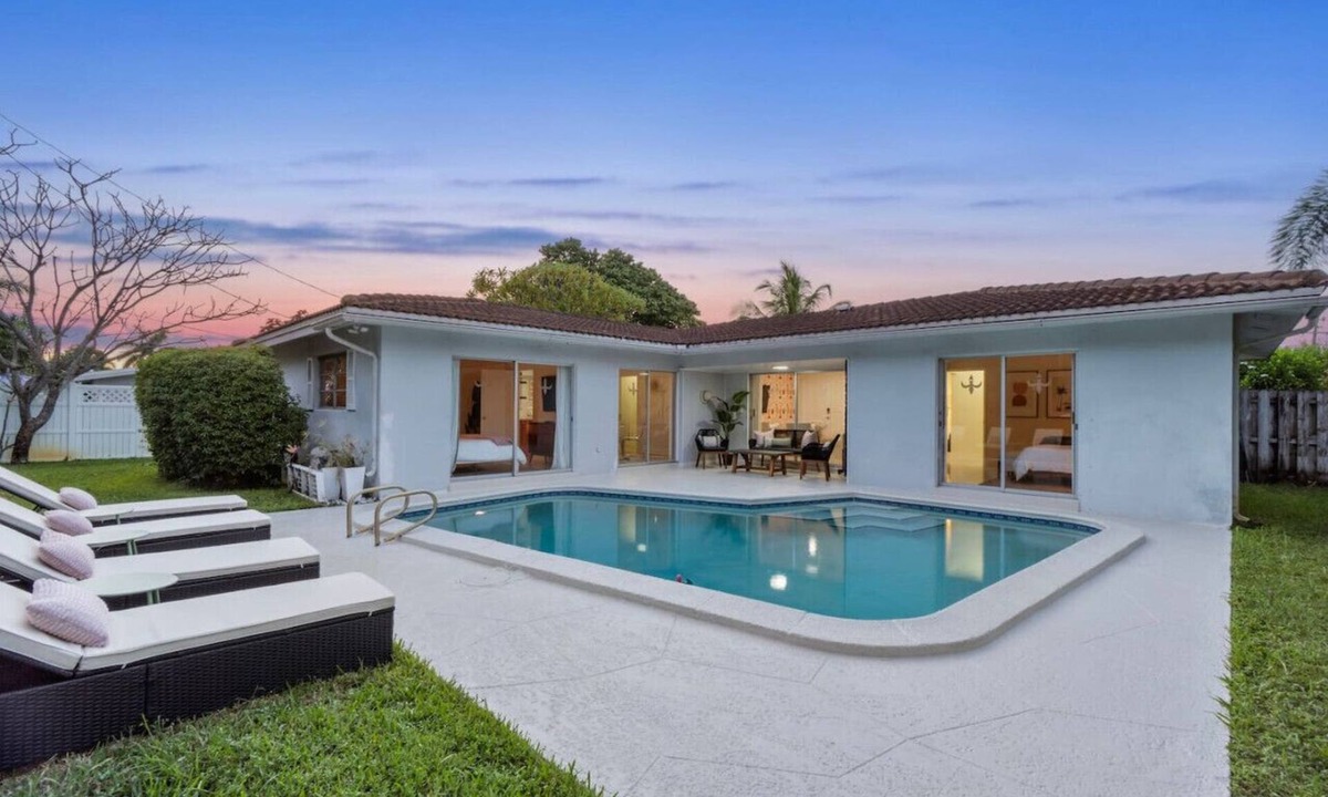 Coral Ridge Isles House | Charming Coral Ridge 2BR/2BA Near Beach + Pool