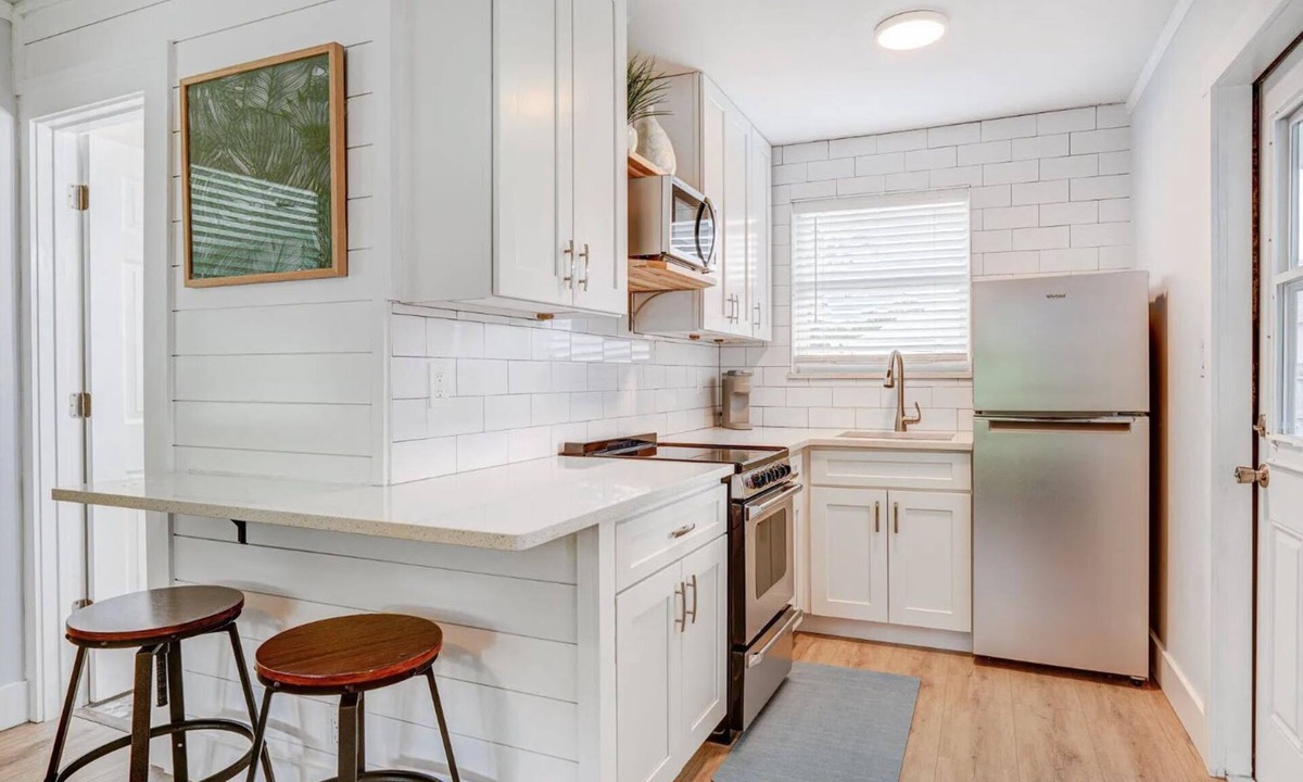 North River Shores Cottage | Charming cottage in delightful Stuart with AC, WiFi