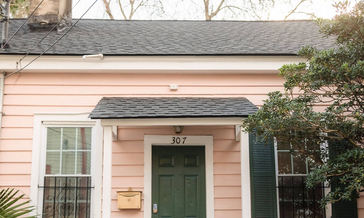 Kayton - Frazier Area Cottage | Charming Cottage w/ Courtyard 2 blocks to Forsyth Park