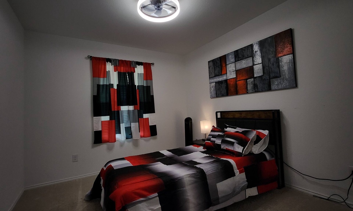 Hutchins House | Charming room within a 3 br home near Dallas with AC and WiFi for a cozy stay