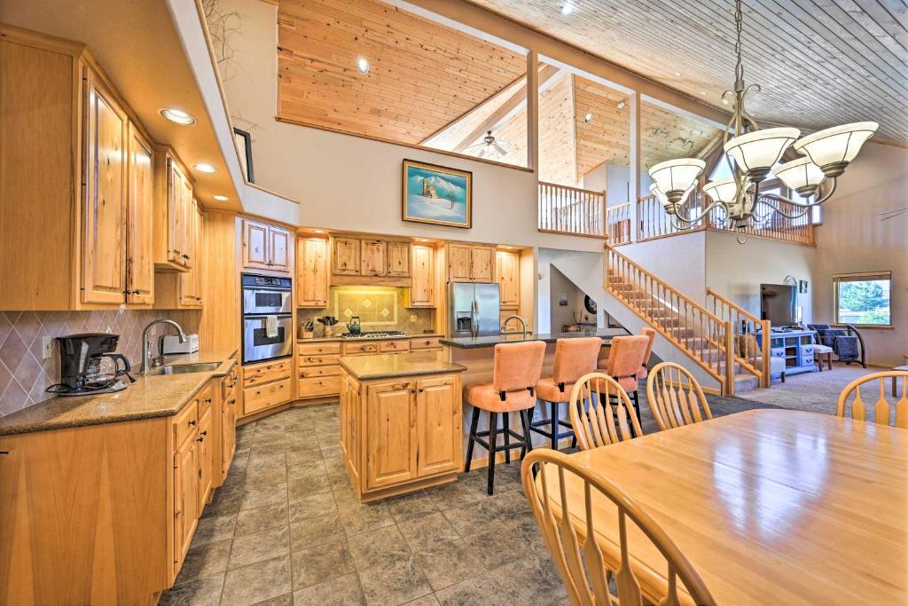 Buena Vista House | Charming, Spacious & Pet-Friendly Buena Vista Home