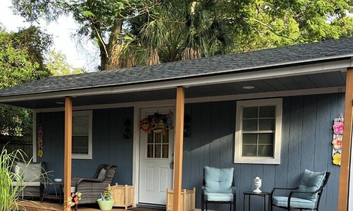 Southwest Orlando House | Charming tiny backyard home in Orlando with WiFi and AC. Only Animal lovers!