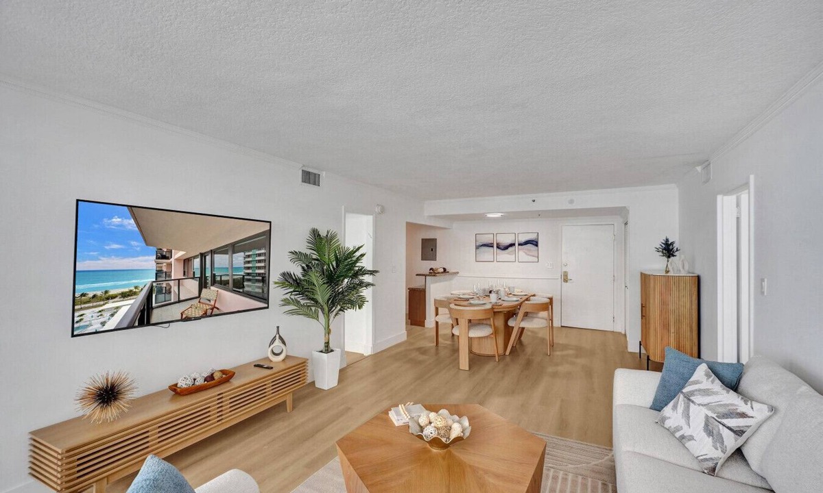 Mid Beach Apartment | Chic 2-Bedroom Condo with Beach Service & Gym - 1210