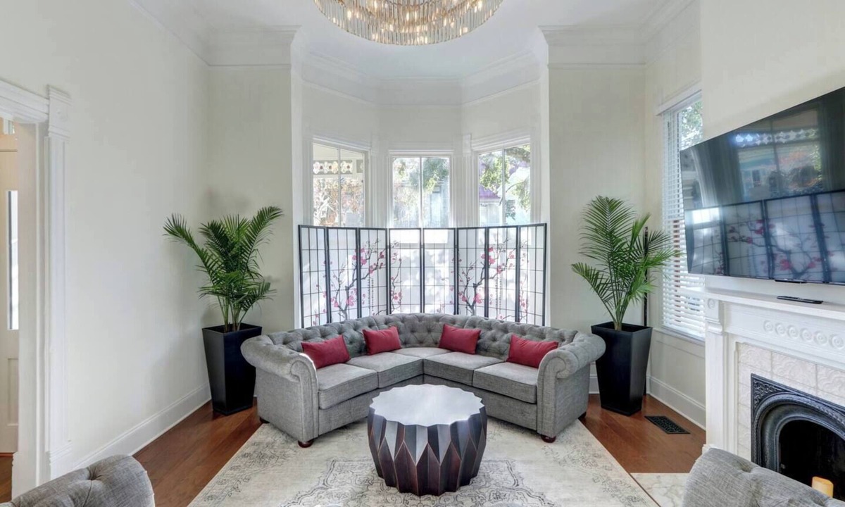 Dixon Park Apartment | Chic 2-bedroom corporate apartment Savannah's Historic District!
