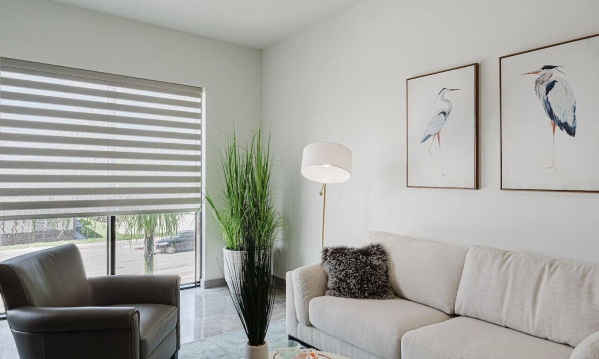 Fort Lauderdale Apartment | Chic 2BR, Beachside Escape for Families in FLL!