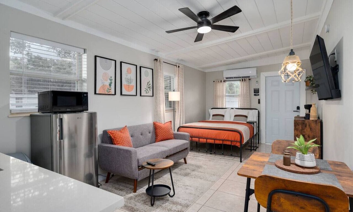 Englewood Park Apartment | Chic Downtown Orlando Studio