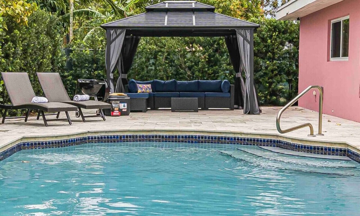 Ludlam Apartment | Chic Home 5BR/3BA Pool & Comfort