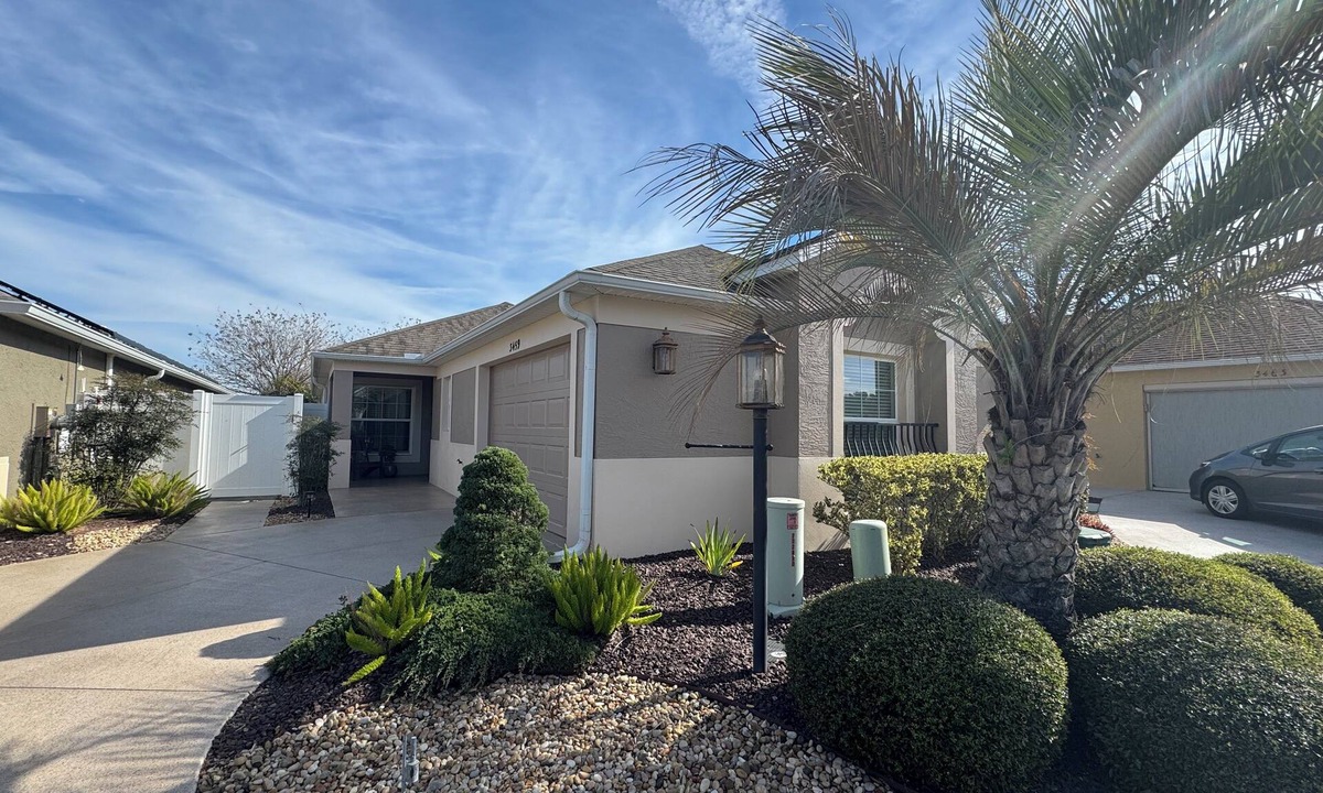 Village of Collier Villa | Close to Brownwood. 3 Bedrooms! Private lanai. Close to 3 golf courses.