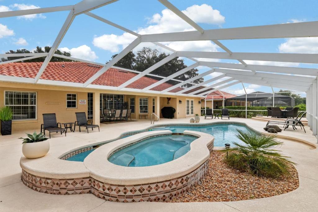 Inverness House | Close to Downtown Inverness, spacious and next to bike trail