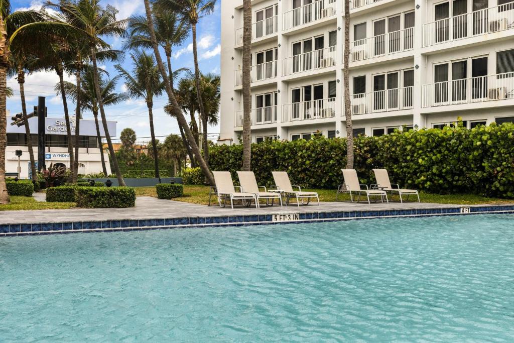 Pompano Beach Resort | Club Wyndham Sea Gardens