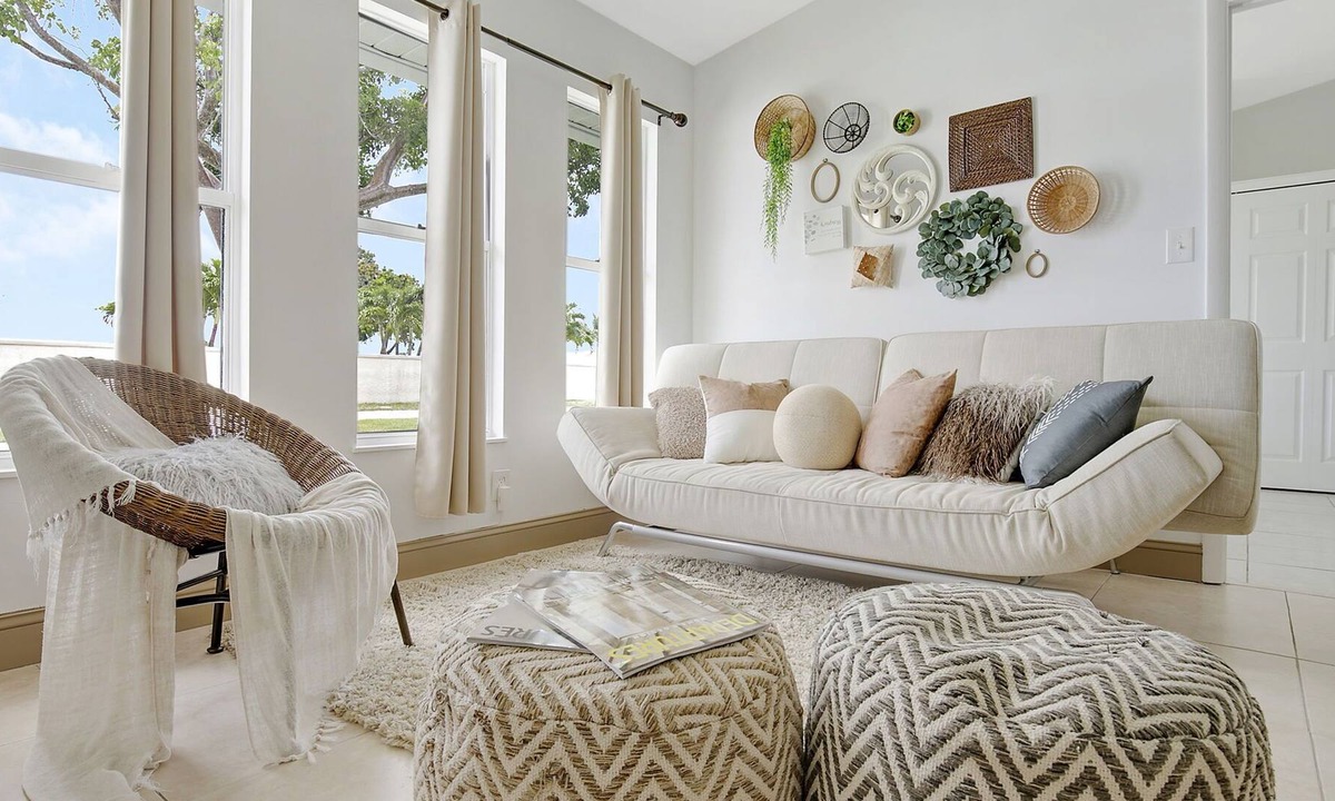 Hobe Sound House | Coastal Breeze Bungalow - Beautiful Hobe Sound / Close to Beach / 3 BE - 3 BA