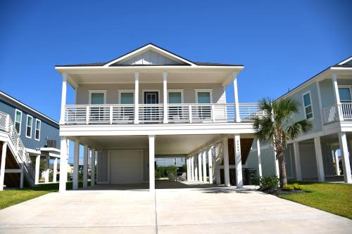 Galveston House | Coastal Villa-1 Block To Beach