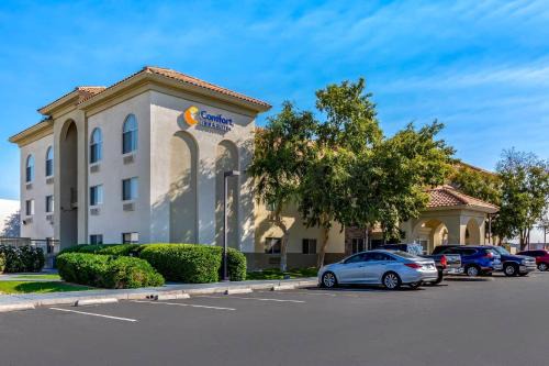 Deer Valley Hotel | Comfort Inn & Suites Phoenix North - Deer Valley