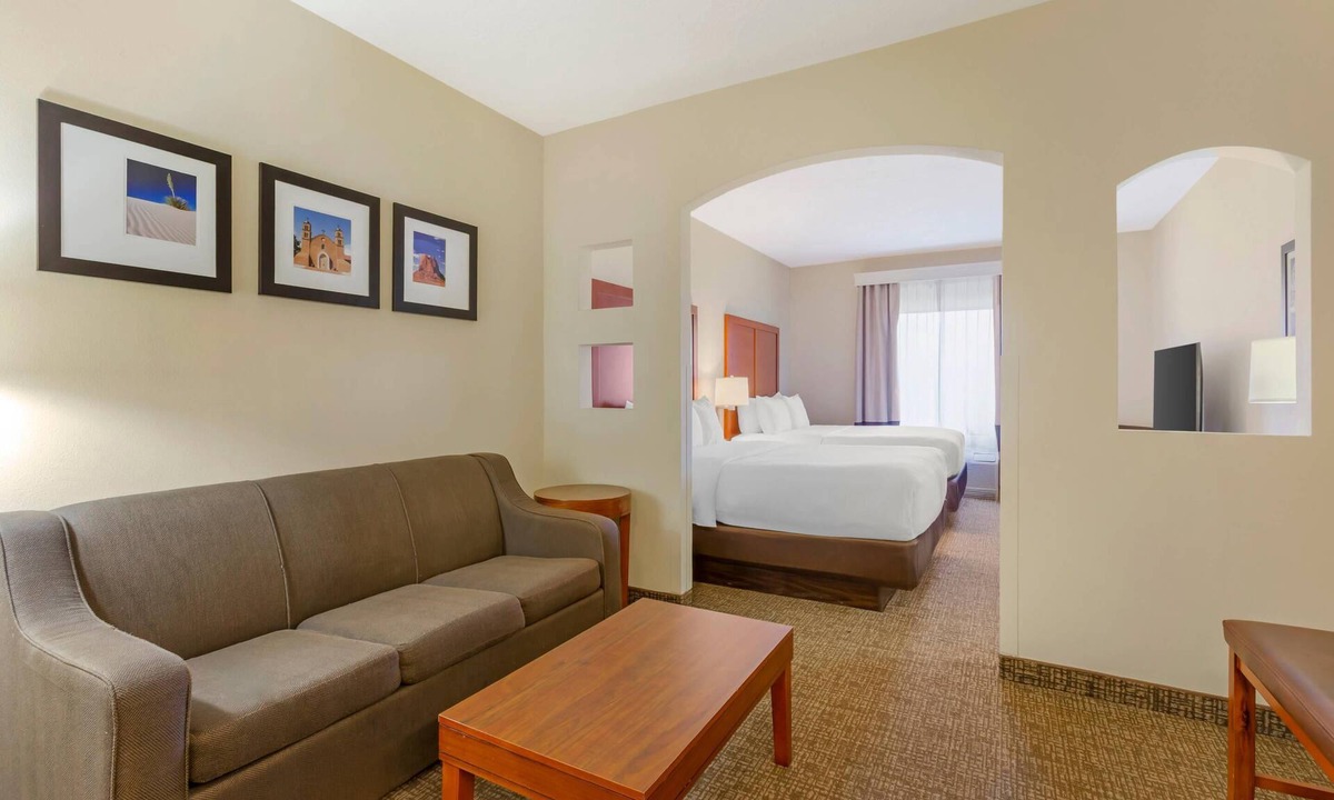 Polvadera Hotel | Comfort Inn & Suites Socorro