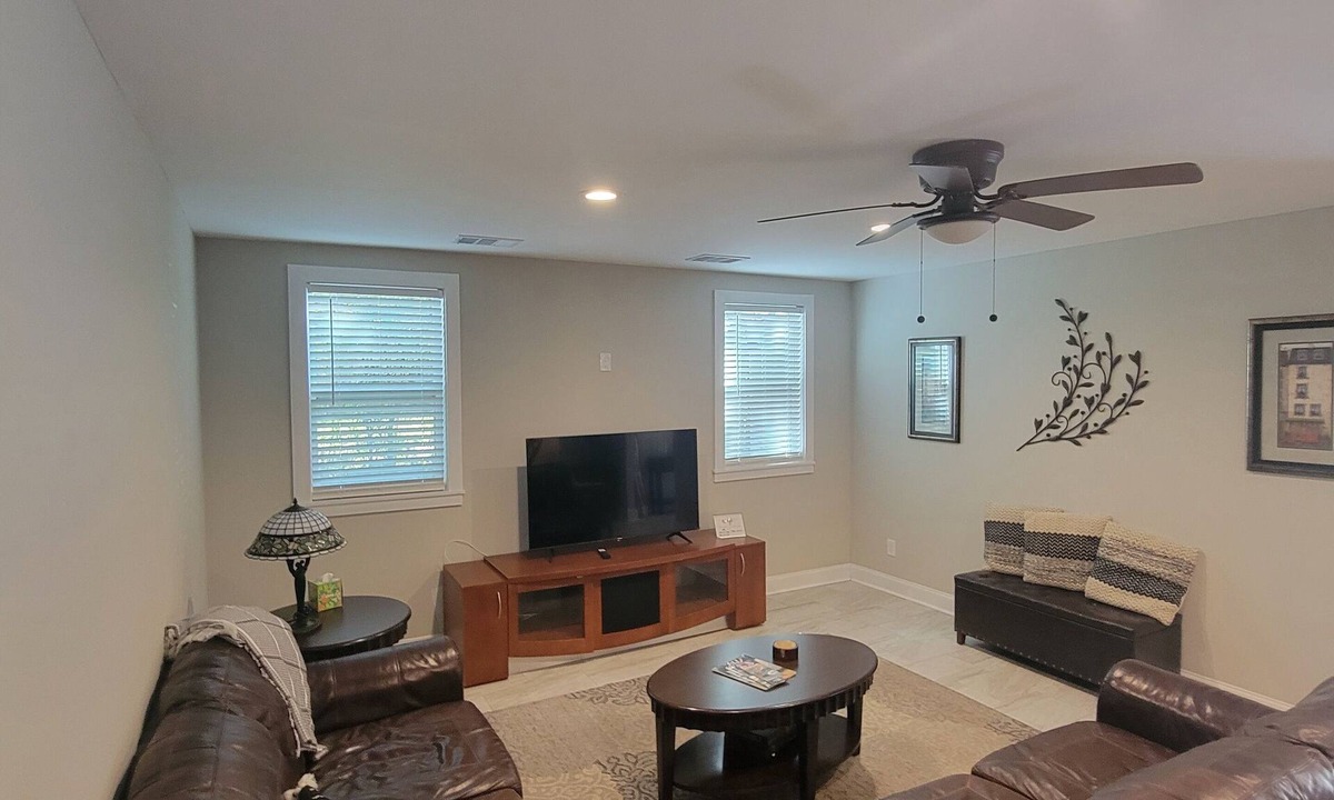 Riverview House | Comfortable 6-bedroom house with in-law suite
