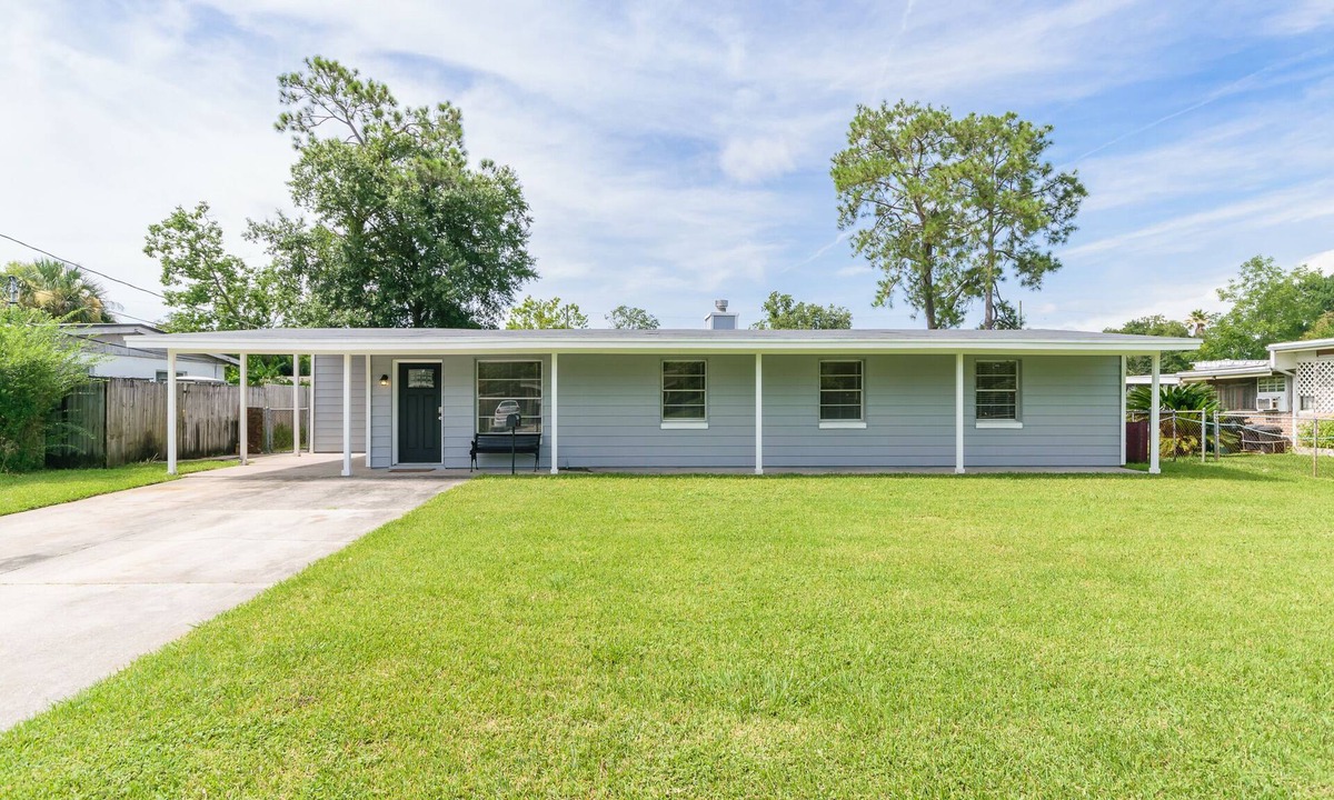 Sandalwood House | Comfortable Home in Great Location