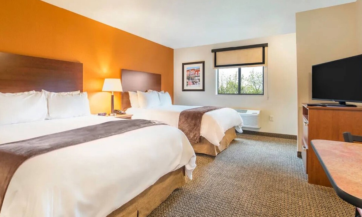 Lithia Springs Hotel | Comfortable Room w/Full Kitchen Near Six Flags