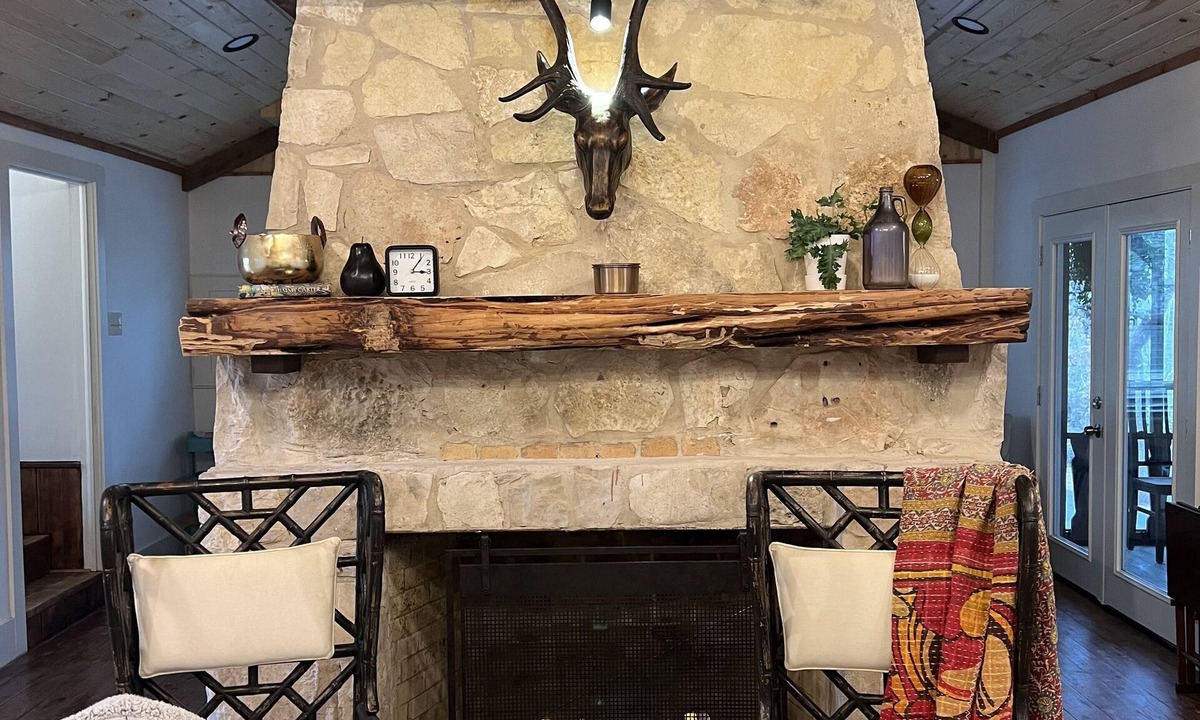 New Braunfels Cottage | Completely renovated 1930s Cottage on the Guadalupe River. Ideal location!