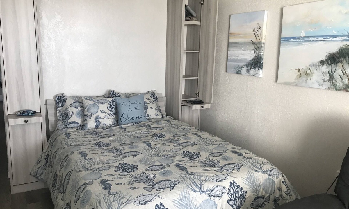 Lenox Park Condo | Condo on oceanfront property less than mile from boardwalk