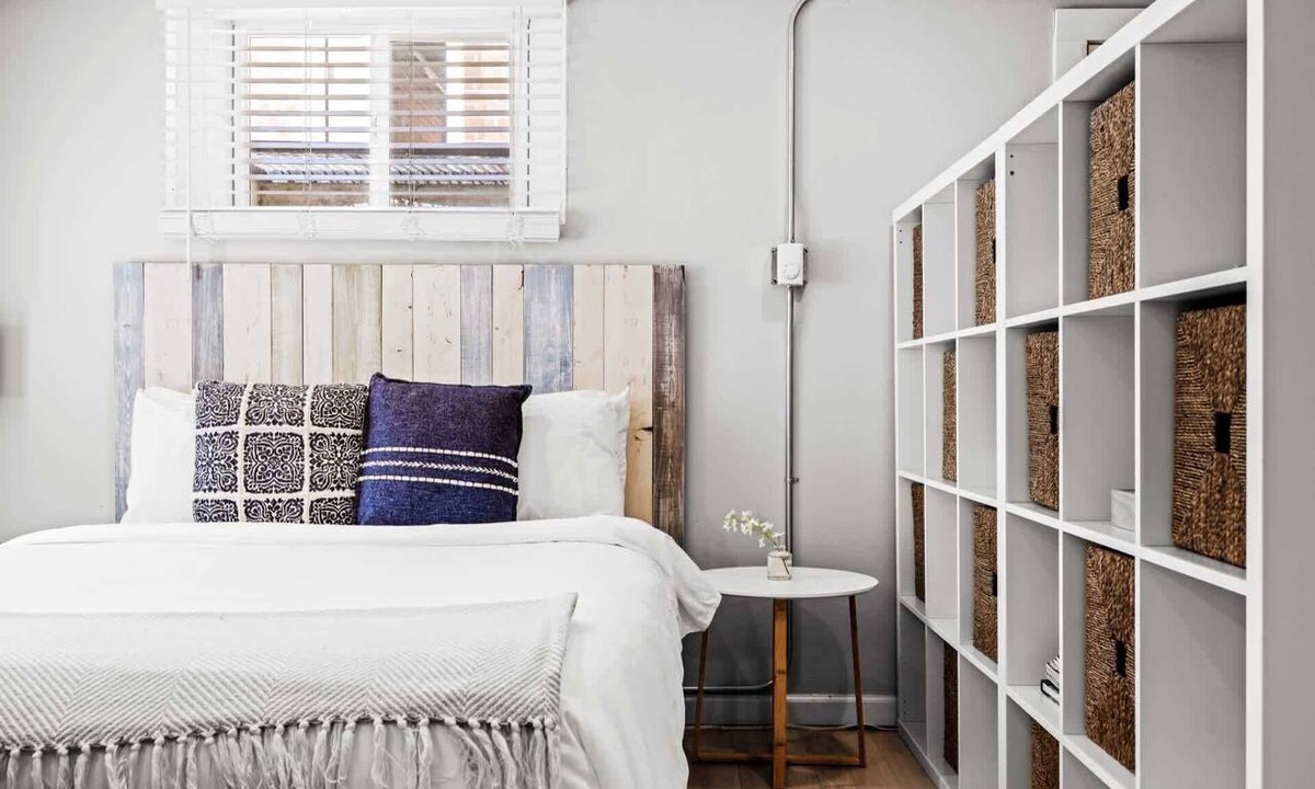 West Colfax Apartment | Contemporary Studio Near Sloan's Lake | 30 Day