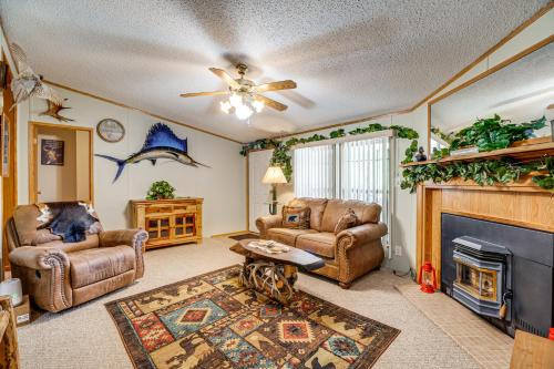 Cotopaxi House | Cotopaxi Getaway w/Deck: 17 Mi to Royal Gorge