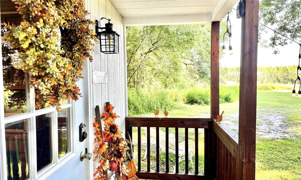 Reddick House | Couple`s Cottage - Serene Getaway!
