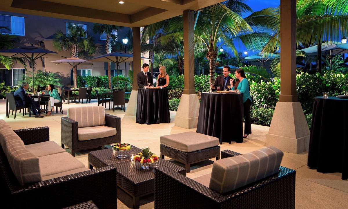 Abacoa Hotel | Courtyard Palm Beach Jupiter