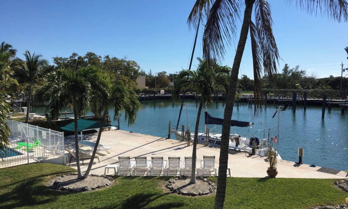 Marathon Condo | Cozy 1 bedroom 1 bath condo minutes from Sombrero beach.