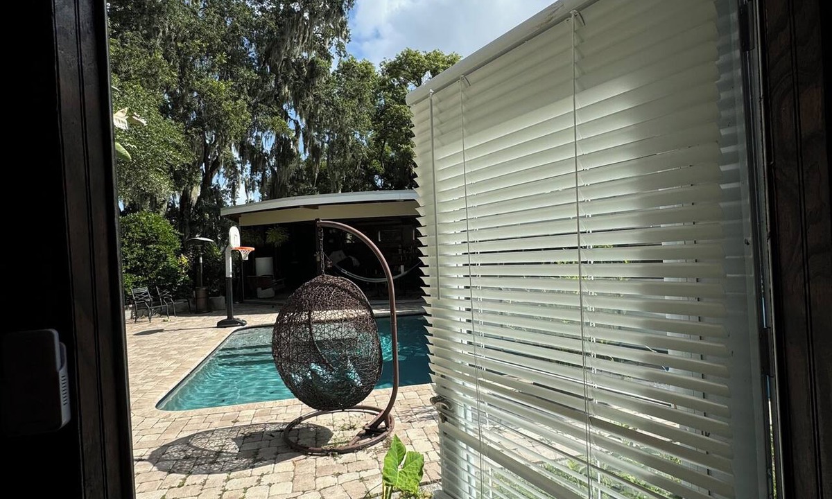 Sanford Apartment | Cozy 1-bedroom studio With Pool and Garden View, AC in peaceful Downtown Sanford