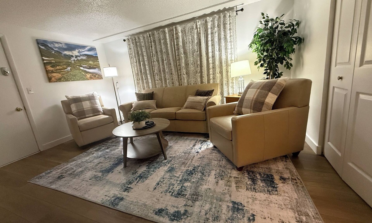 Cimarron Hills Apartment | Cozy 2 Bedroom Retreat that is family friendly with Full Kitchen.