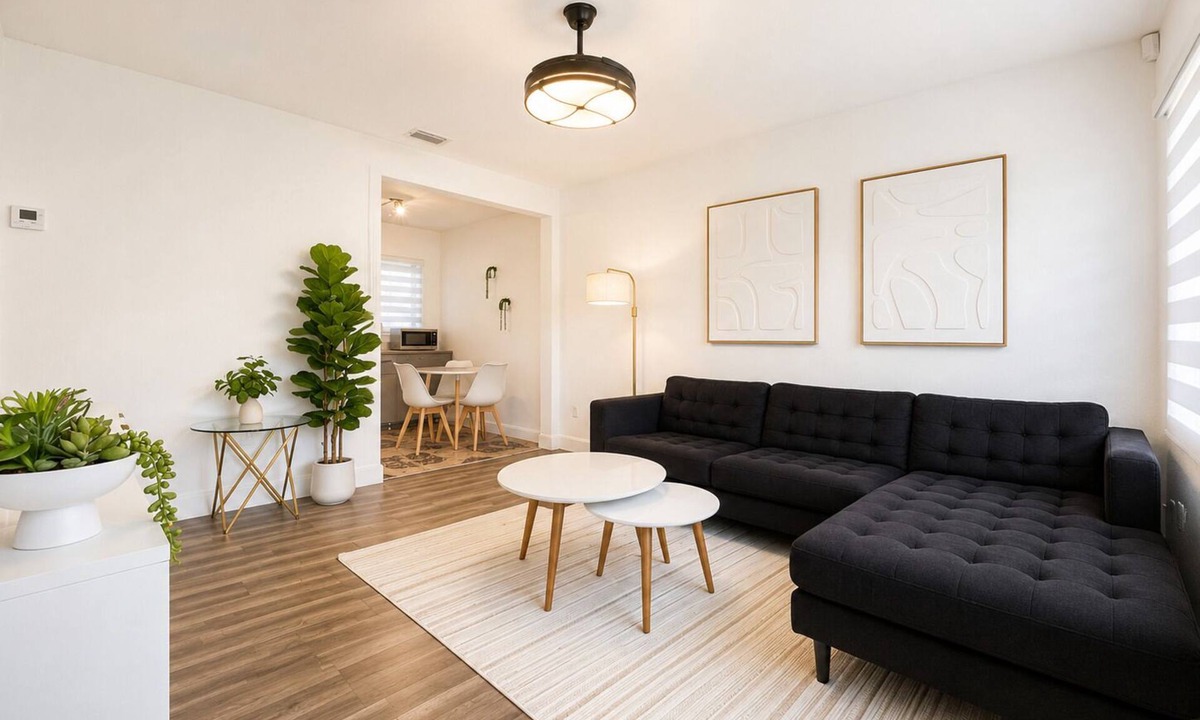 Liberty City House | Cozy 2BR Retreat w/Private Patio Near Downtown, Airport & Hospitals