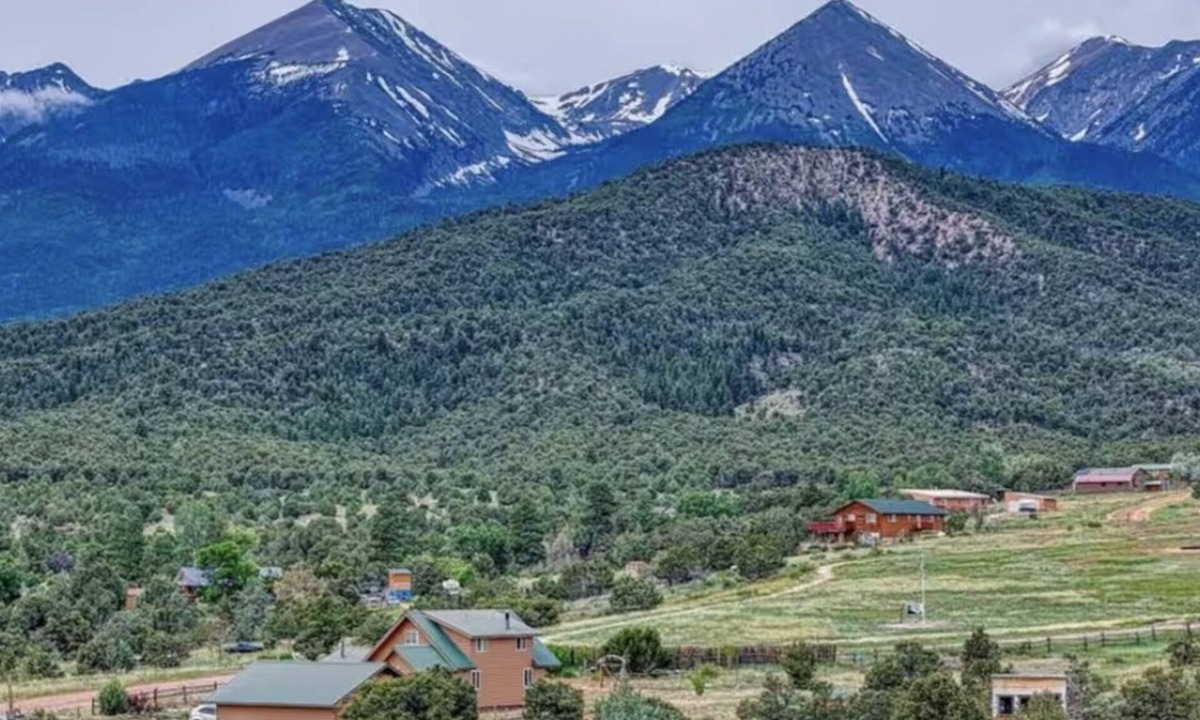Howard Cabin | Cozy 3-bedroom mountain cabin with breathtaking 360 degree view